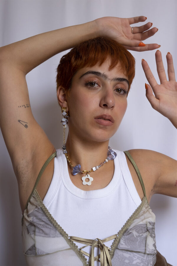 Collier upcyclé en acier inoxydable et perles de seconde main