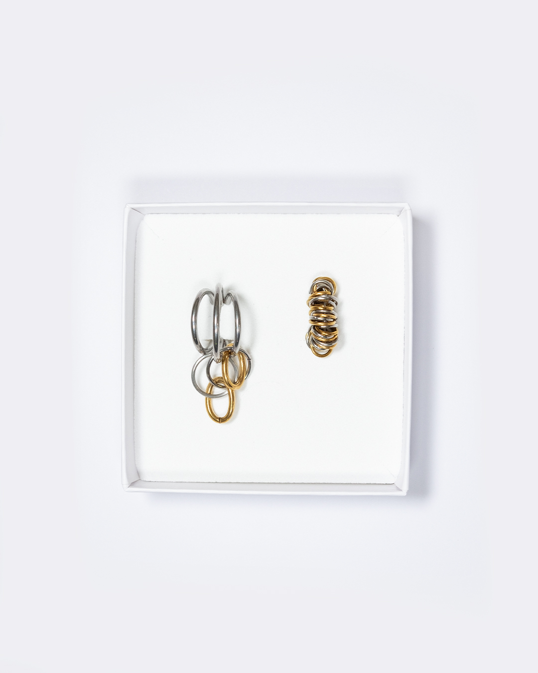 Coffret « Les essentiels » comprenant nos best sellers : une mono boucle Satellite et un earcuff Lunatique au prix de 110 au lieu de 114€