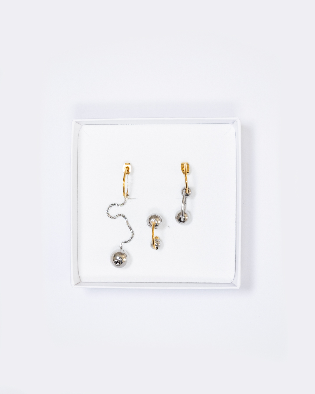 Coffret « Les Skinny » comprenant les mono boucles Skinny, Skinny too et Skinny long au prix de 110€ au lieu de 117€. Pour ceux qui aiment la simplicité qui fait tout.