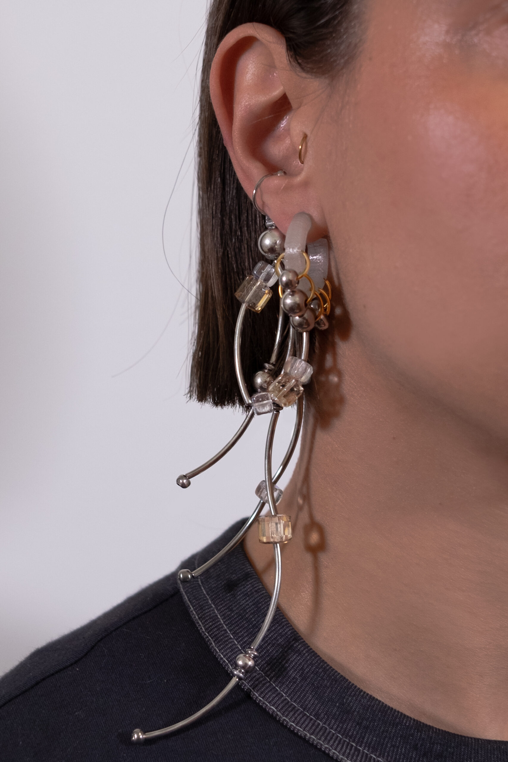 Coffret « Les signatures » comprenant une mono boucle Jelly silver et un earcuff Dragonfly au prix de 190€. Pour ceux qui aiment les pièces design